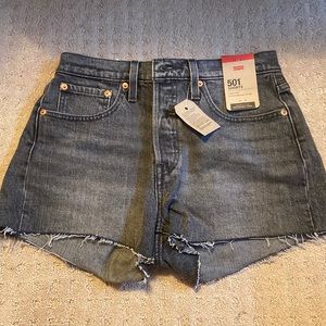 NWT Levi’s jean shorts